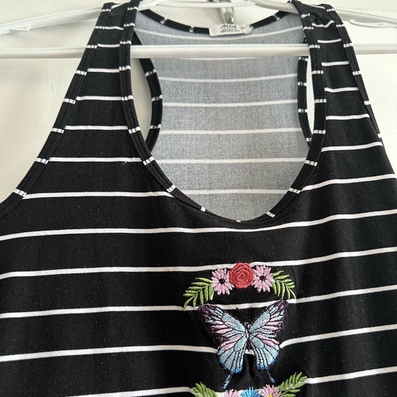 striped black and white tank top - Picture 2 of 3